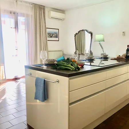 Lägenhet Raya Sea House Torre del Lago Puccini